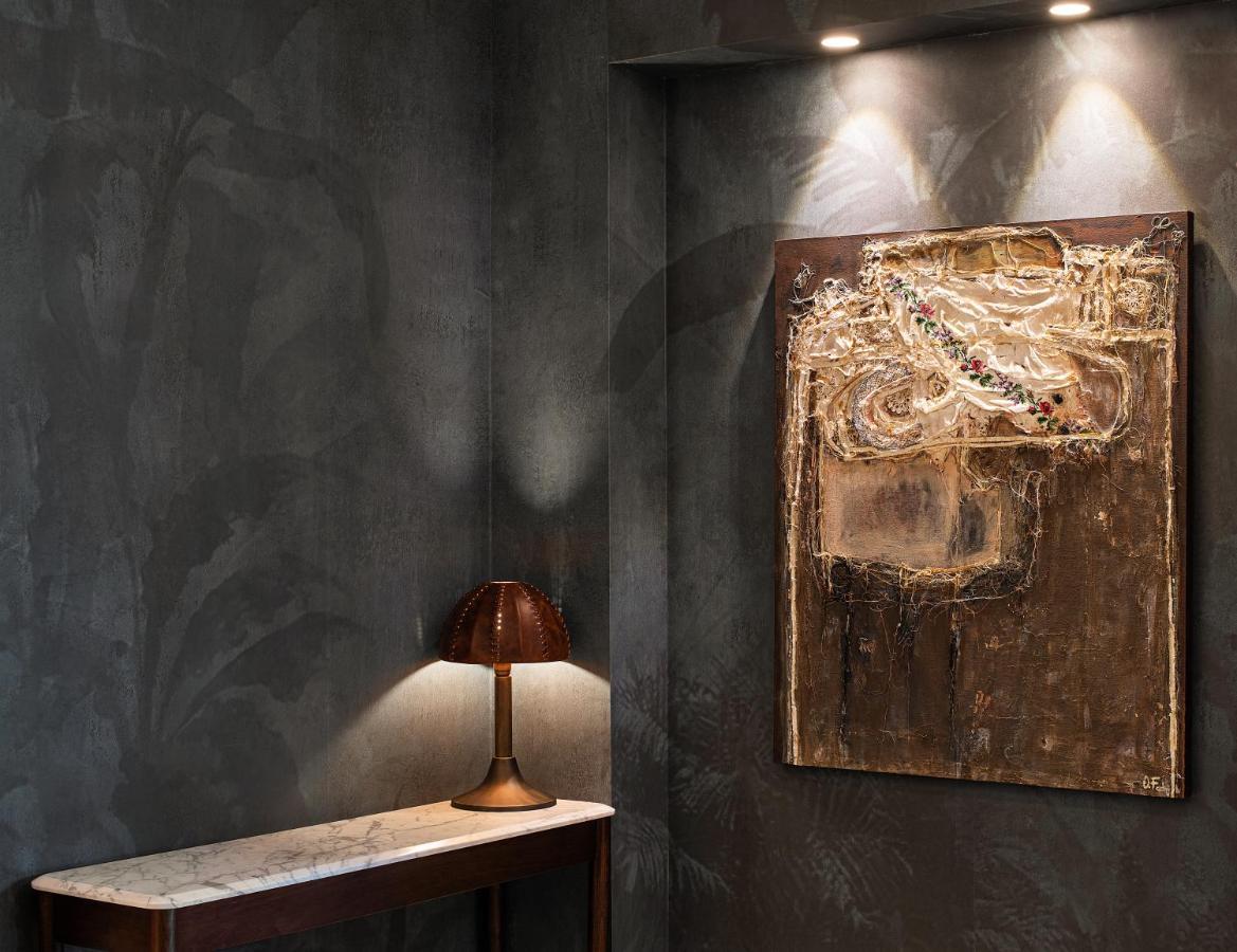 The Artisan Istanbul Mgallery Exterior photo A wall with a decorative finish