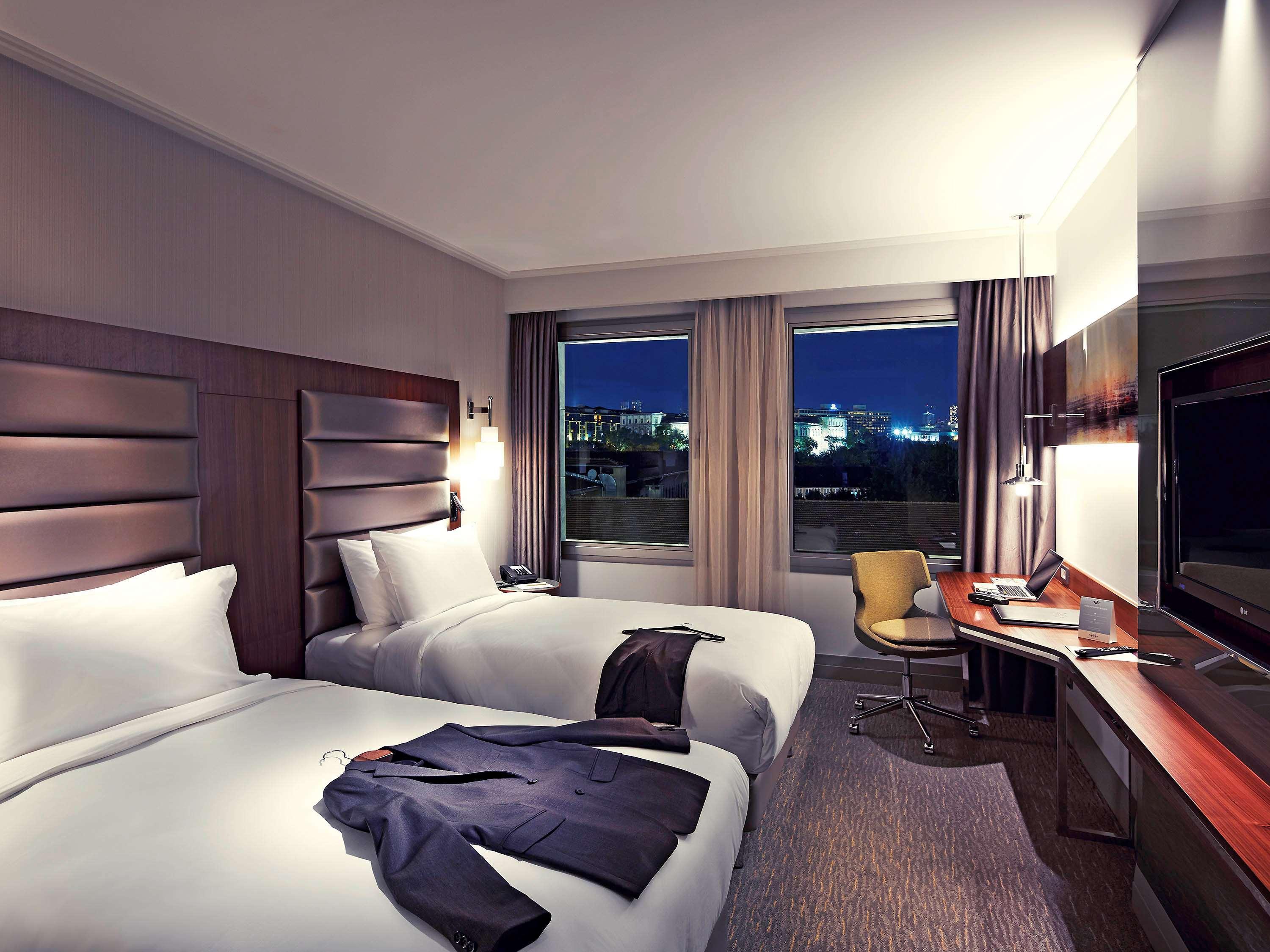 The Artisan Istanbul Mgallery Exterior photo A typical room at the Novotel London West