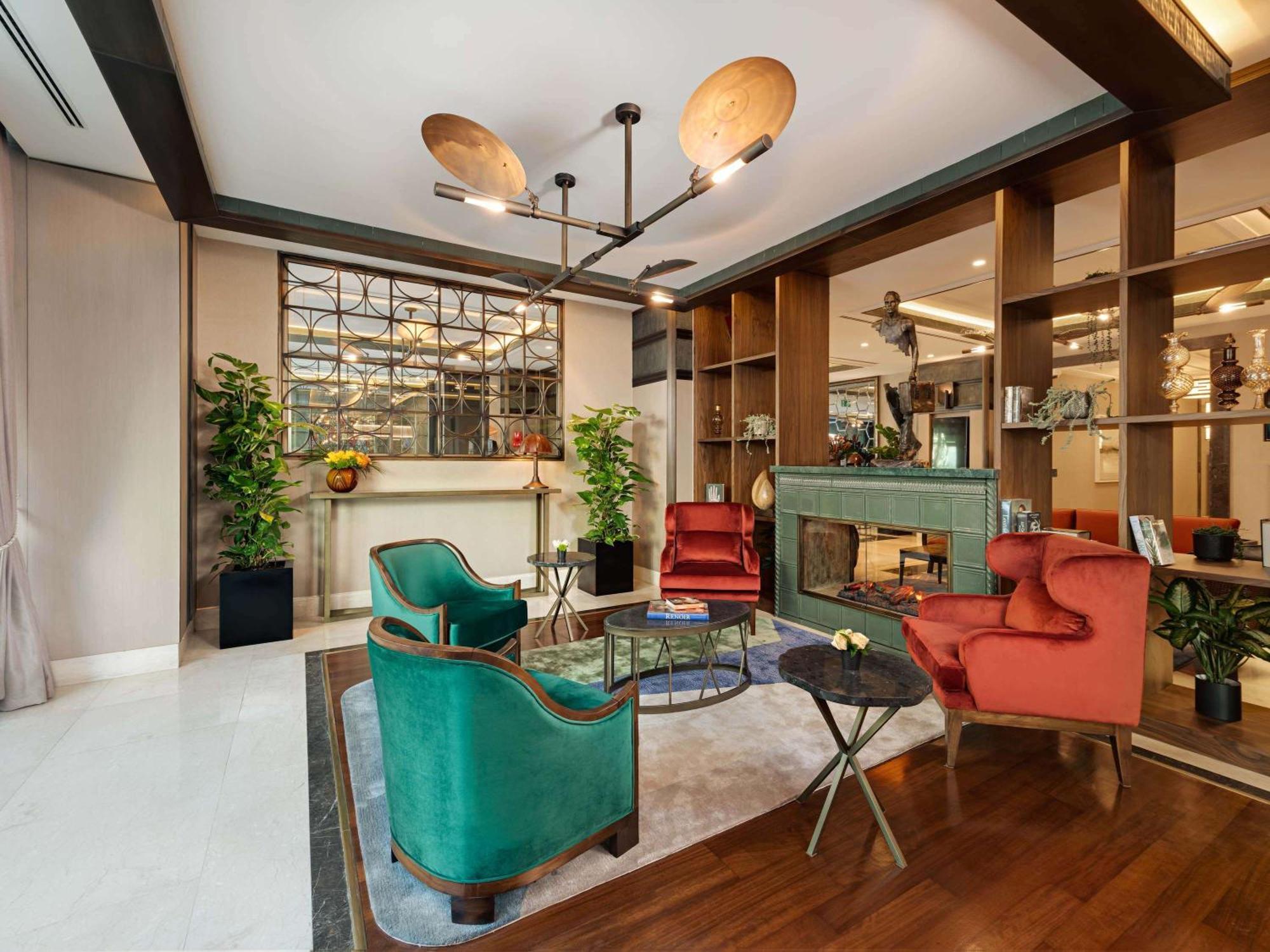 The Artisan Istanbul Mgallery Exterior photo The Club at The Ritz-Carlton, Dubai